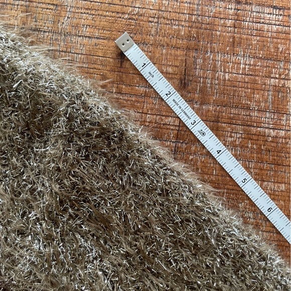 Citylux Collection Sparkly Gold Tinsel Pullover Sweater - Picture 9 of 16